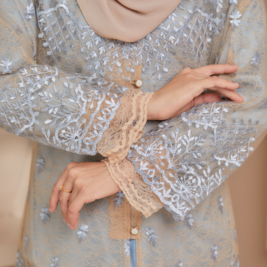 (SET) KEBAYA TIARA DUSTY BLUE X SKIRT PLEATED ABIRA BLUE