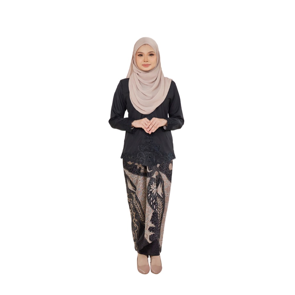 Foto (SET) Kebaya Zainun Black X Pario Qaseh Choc