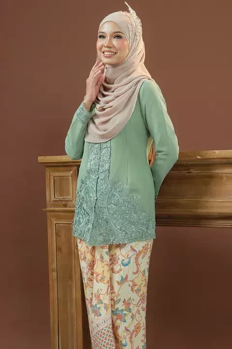 (TOP ONLY) Kebaya Rafidah