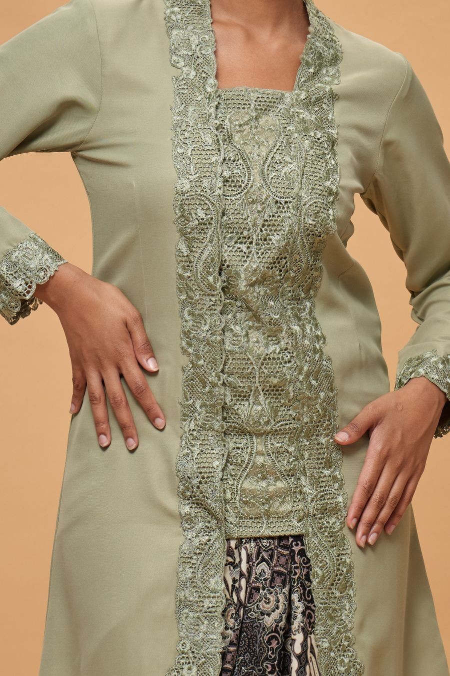 (TOP ONLY) Kebarung Nia