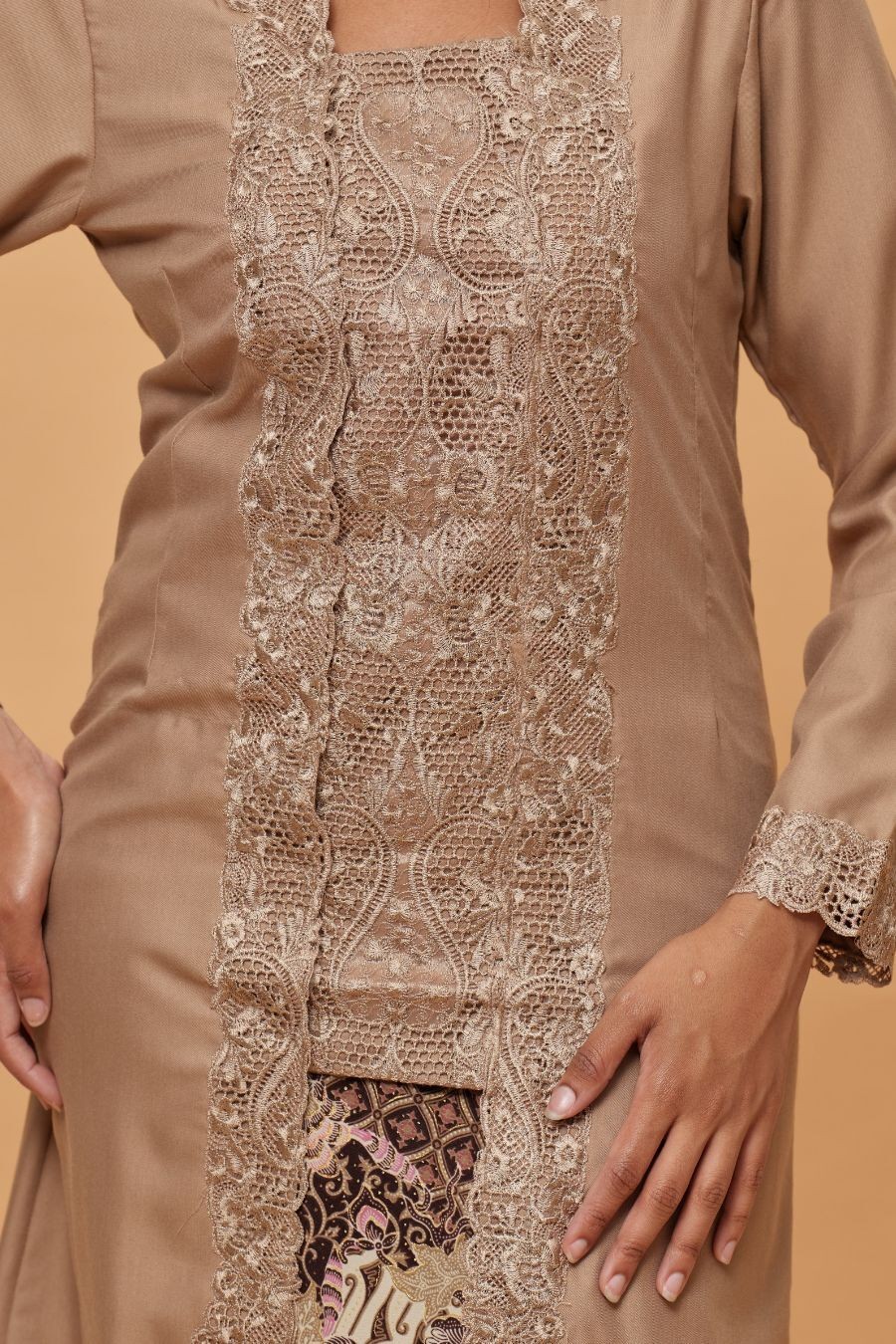 (TOP ONLY) Kebarung Nia