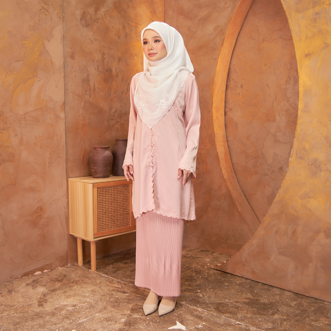 (SET) KEBAYA AZURA SOFT PINK X SKIRT PLEATED