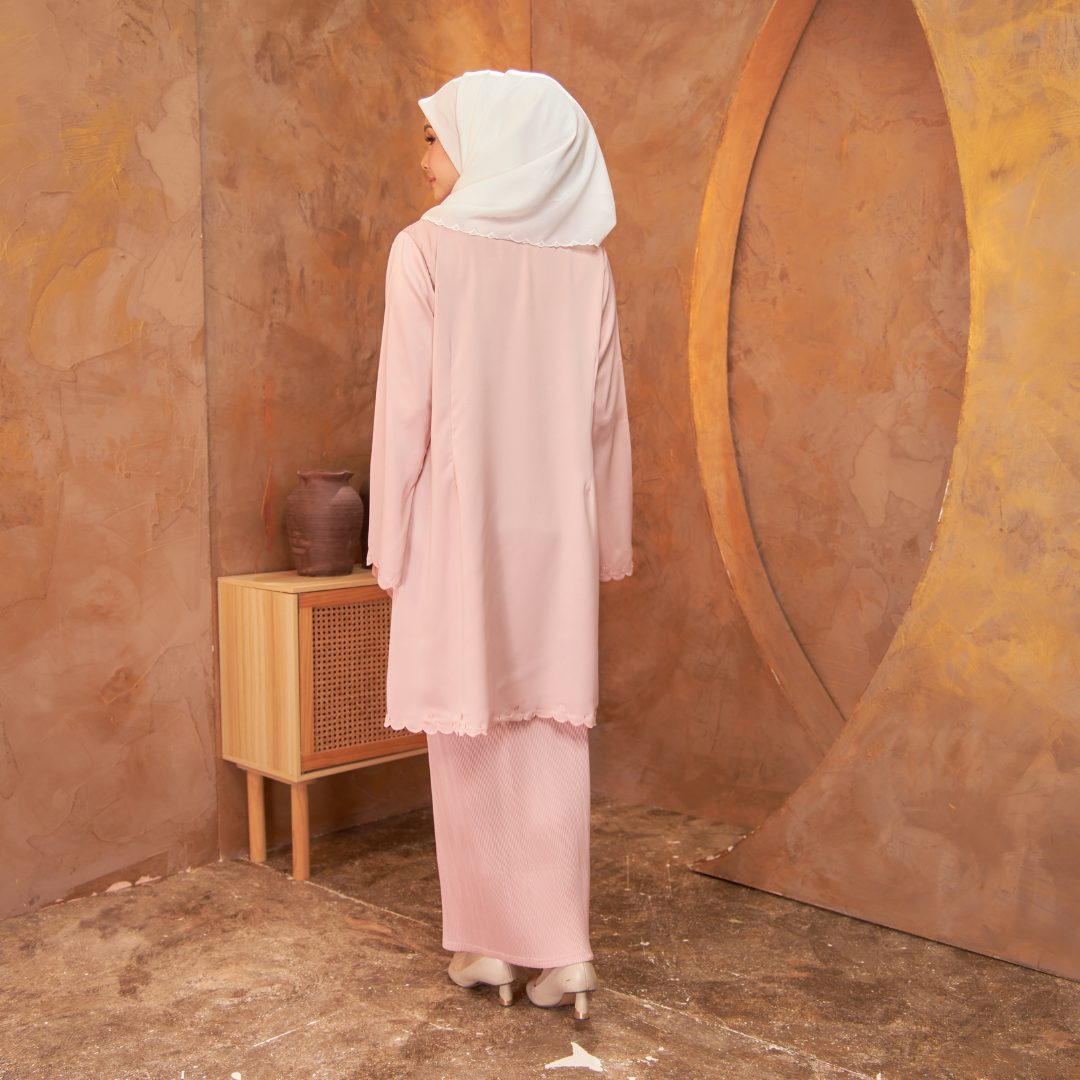 (SET) KEBAYA AZURA SOFT PINK X SKIRT PLEATED
