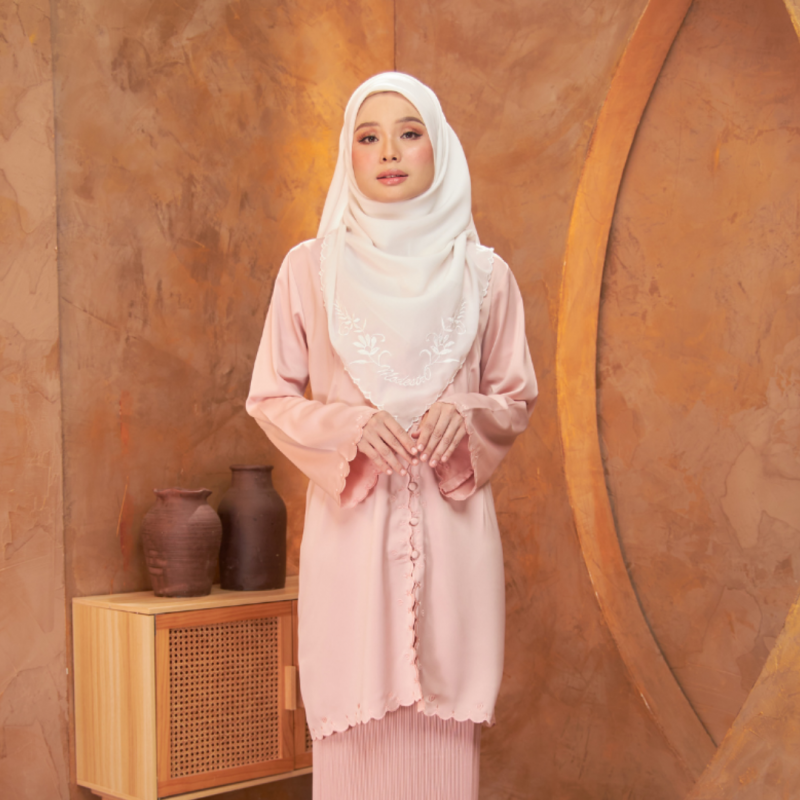 (Top) Kebaya Azura Soft Pink
