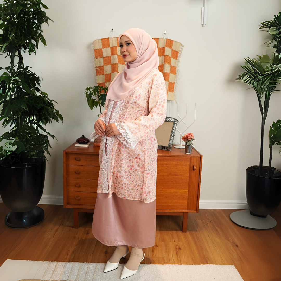 SET Kebarung Camelia Courteous Carnation (FREE SHIPPING)