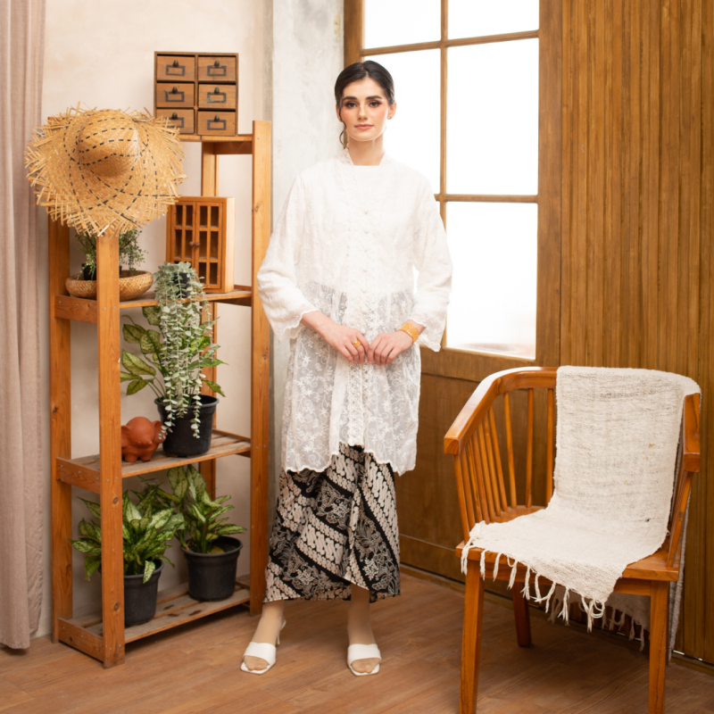 SET Kebarung Puspa Suci White (FREE SHIPPING)