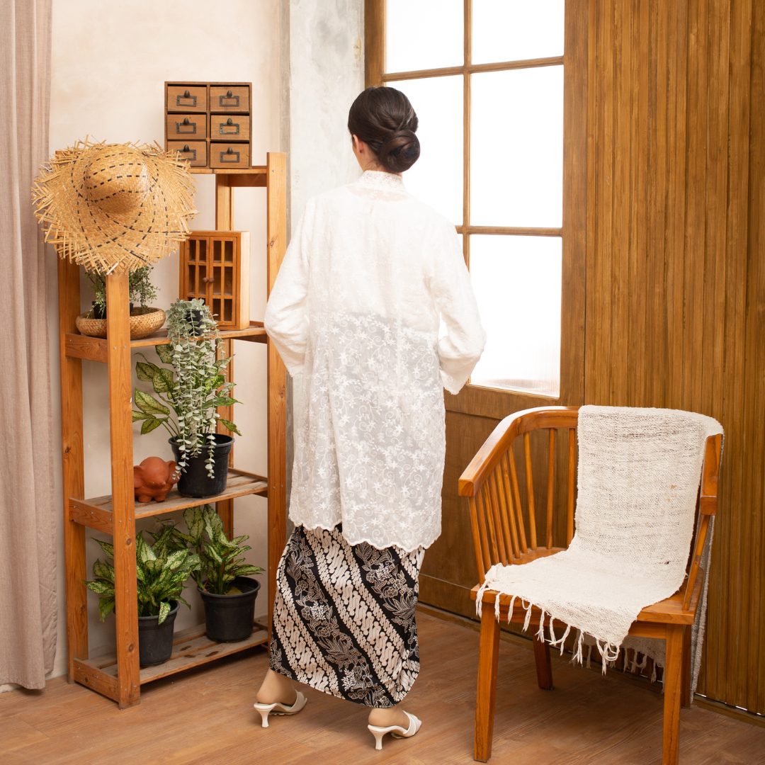SET Kebarung Puspa Suci White (FREE SHIPPING)