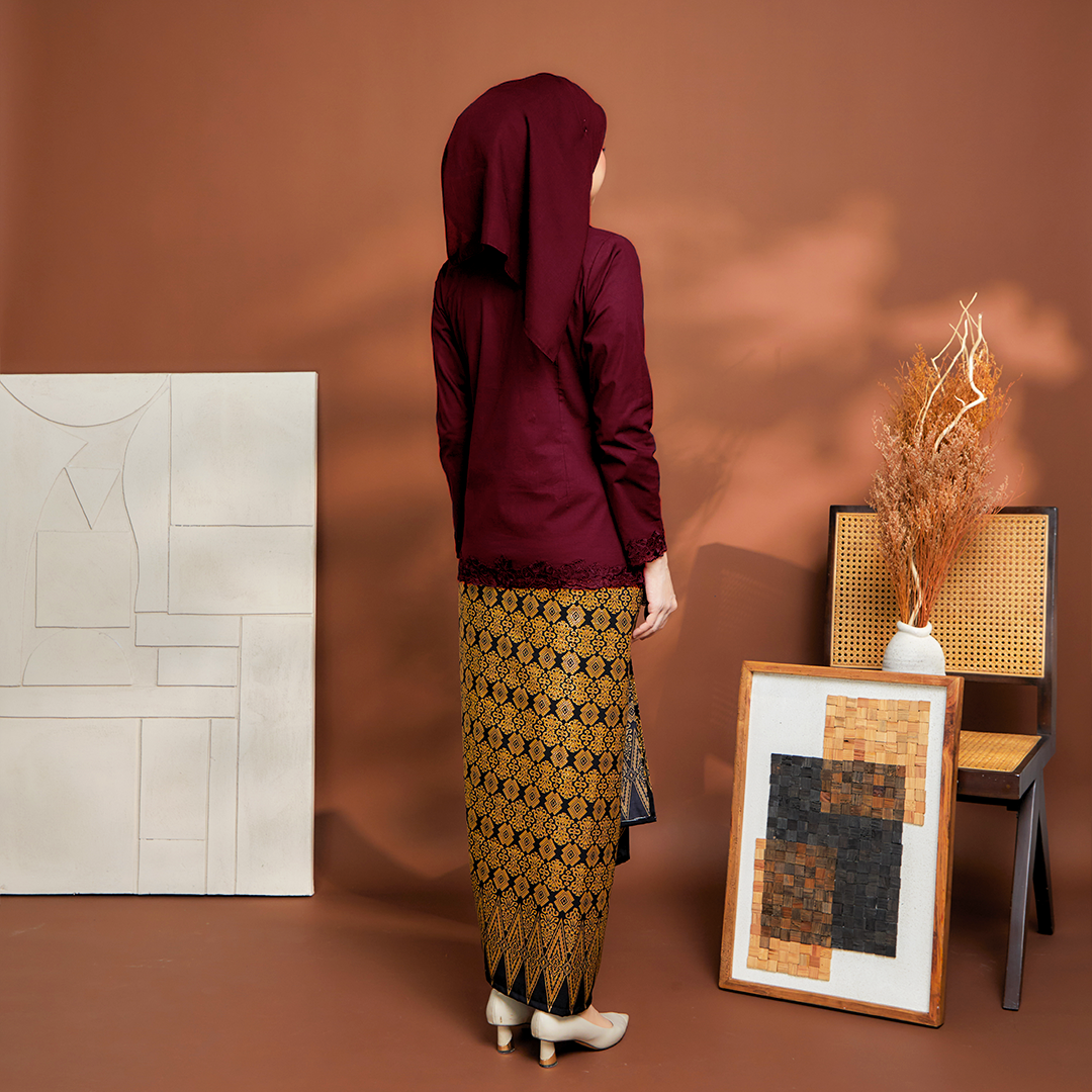 (SET) Kebaya Mustika Burgundy X Pario Siti Gold