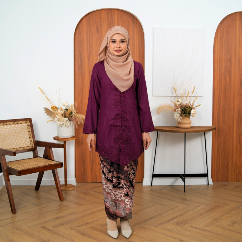 (SET) Kebaya Mekar Magenta X Pario Laila Choc (FREE SHIPPING)