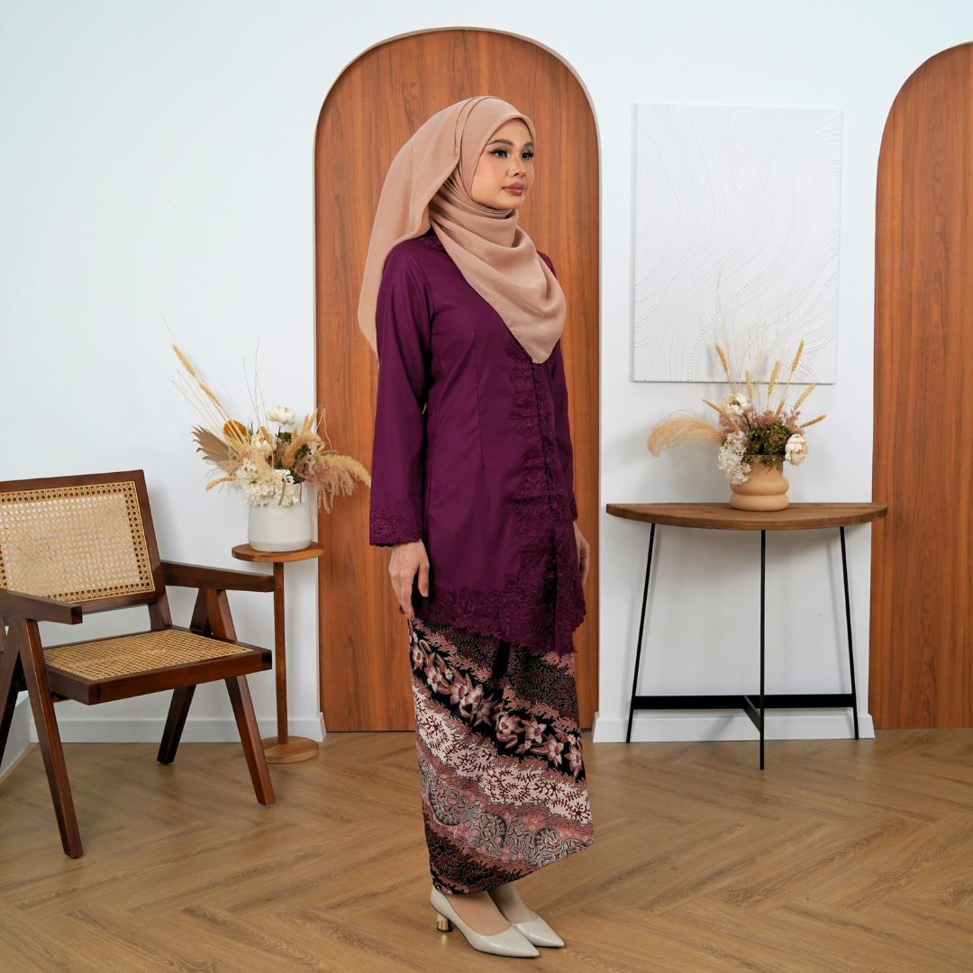 (SET) Kebaya Mekar Magenta X Pario Laila Choc (FREE SHIPPING)