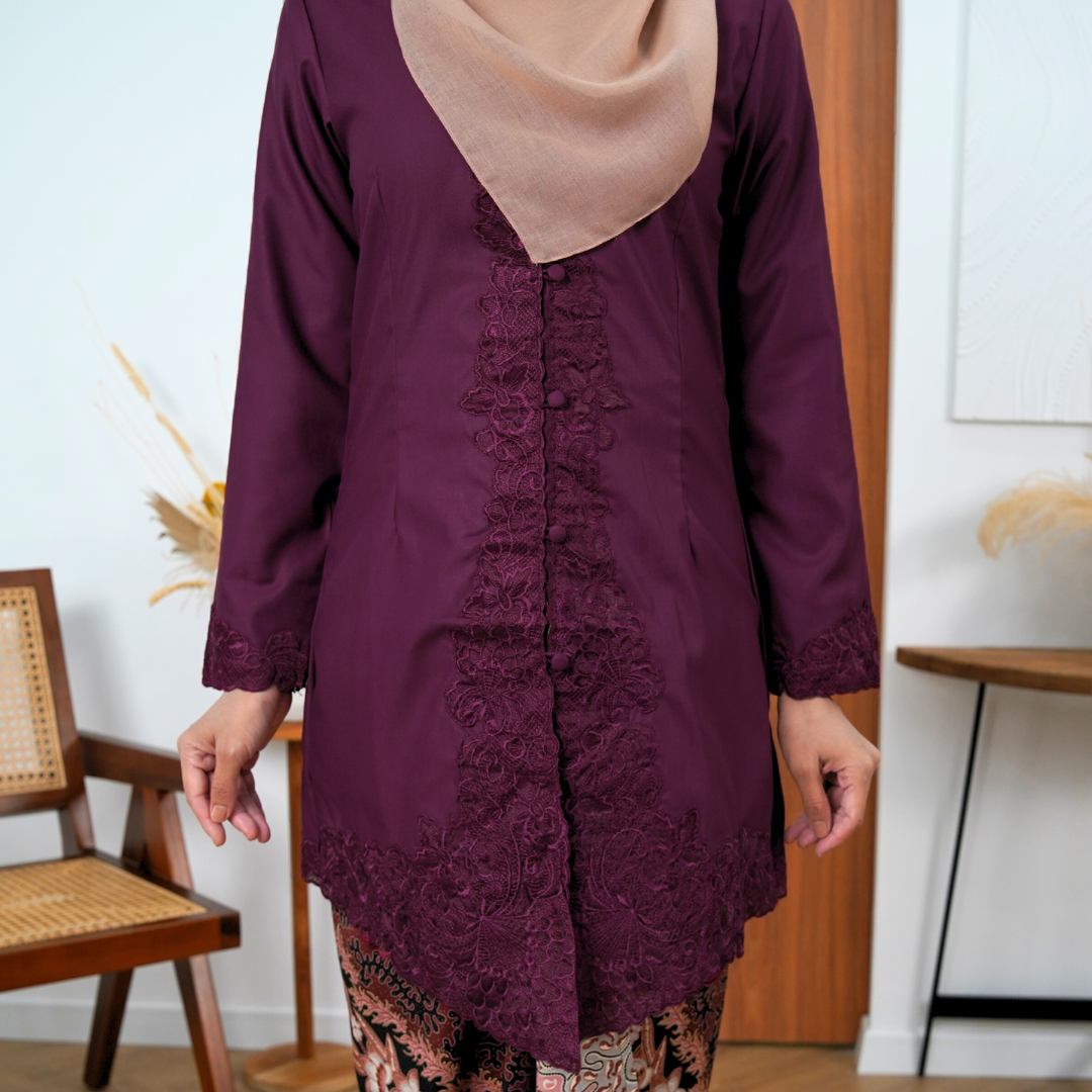 (SET) Kebaya Mekar Magenta X Pario Laila Choc (FREE SHIPPING)