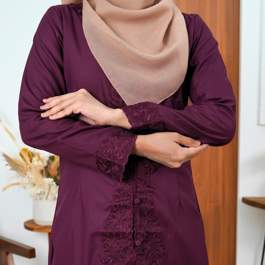 (SET) Kebaya Mekar Magenta X Pario Laila Choc (FREE SHIPPING)