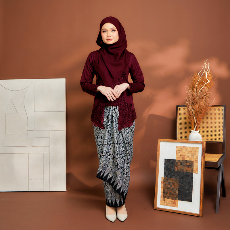 (SET) Kebaya Mustika Burgundy X Pario Siti White