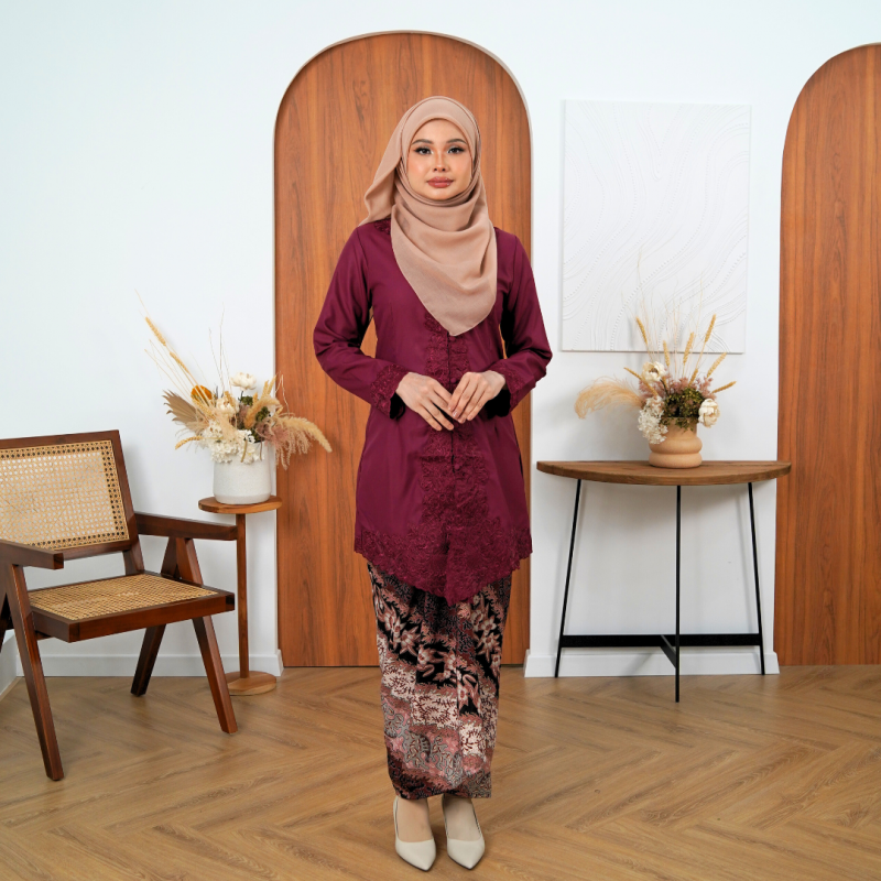 (Set) Kebaya Mekar Rosa Burgundy x Pario Laila Choc ( Free Shipping )