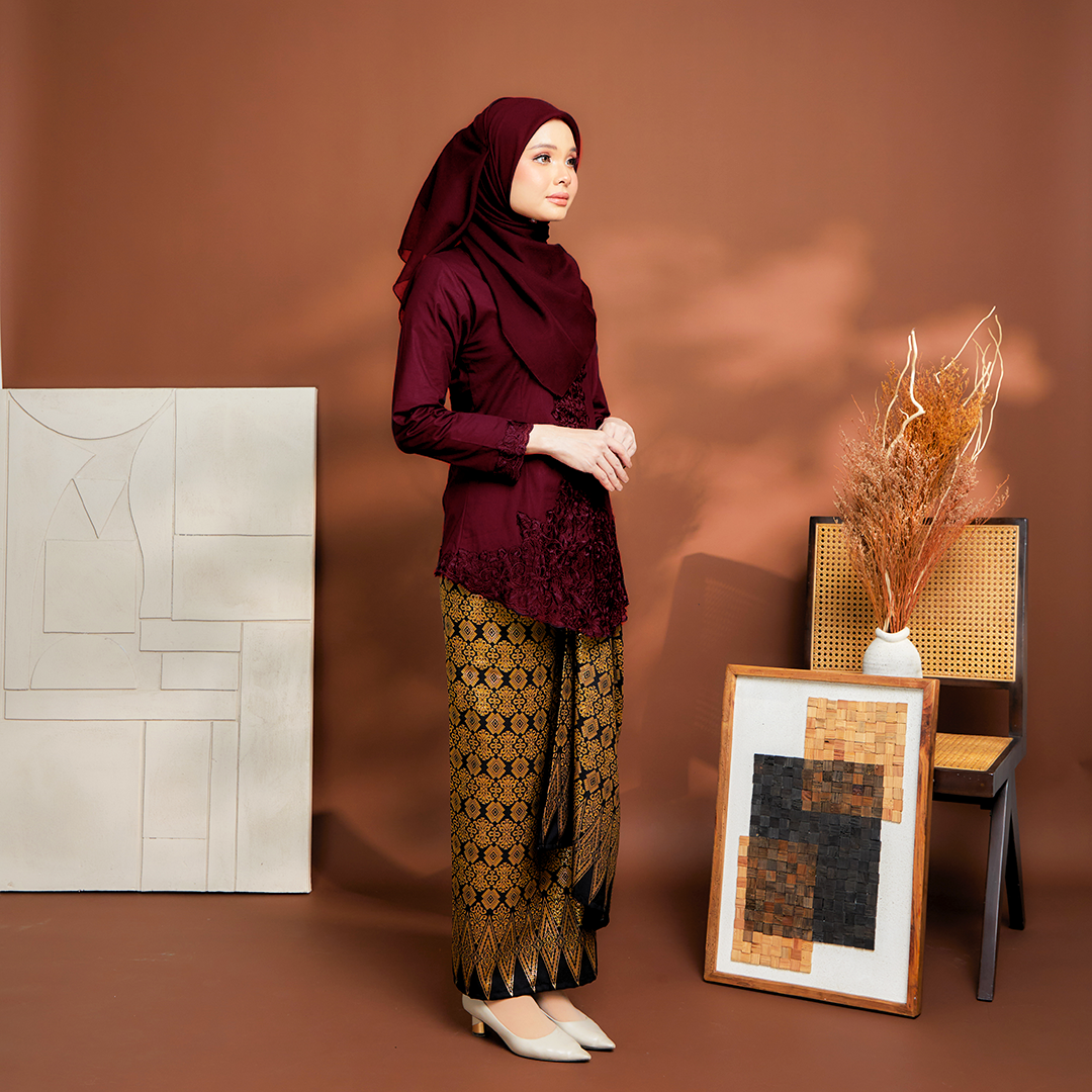 (SET) Kebaya Mahsuri Burgundy X Pario Siti Gold