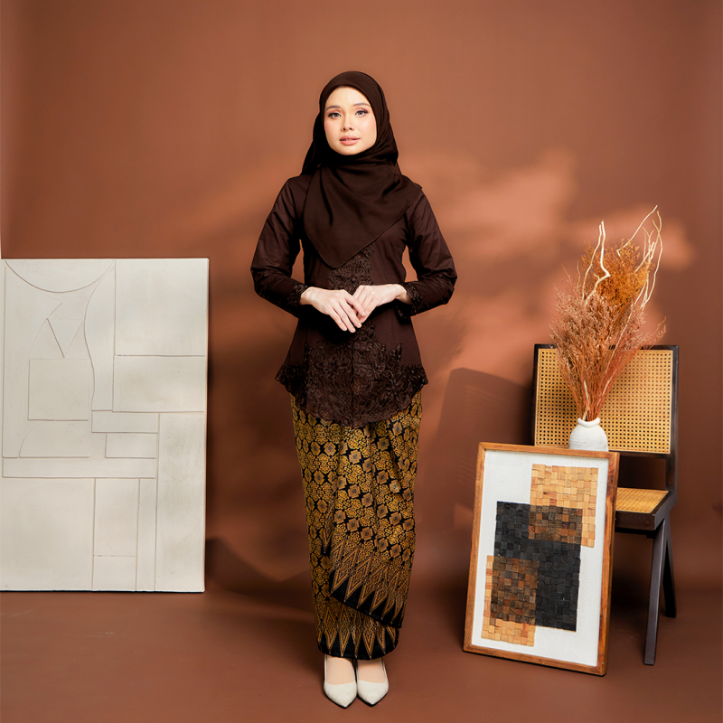 (SET) Kebaya Mahsuri Darkbrown X Pario Siti Gold