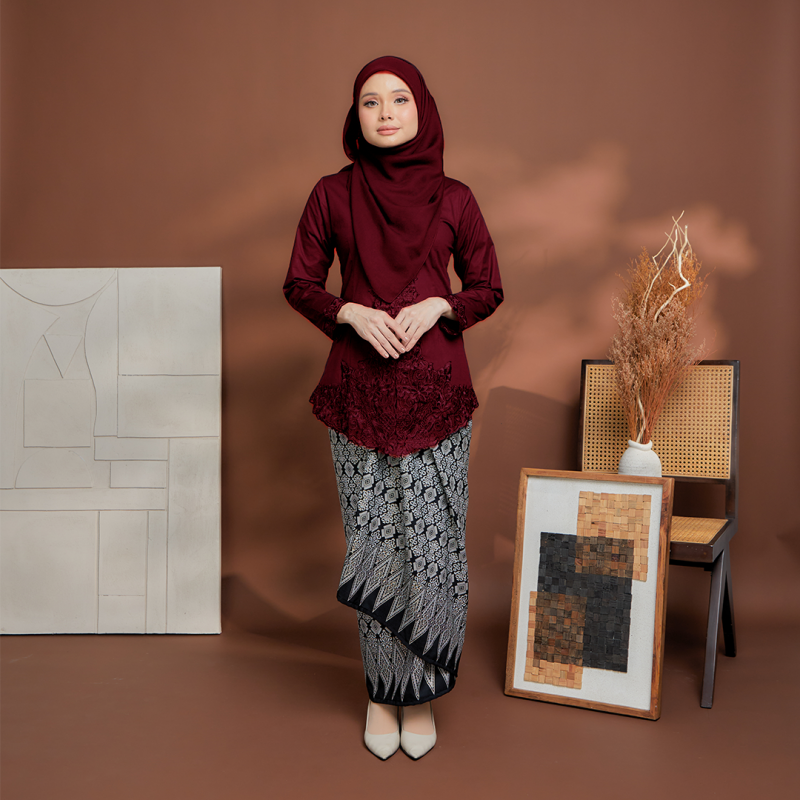 (SET) Kebaya Mahsuri Burgundy X Pario Siti White