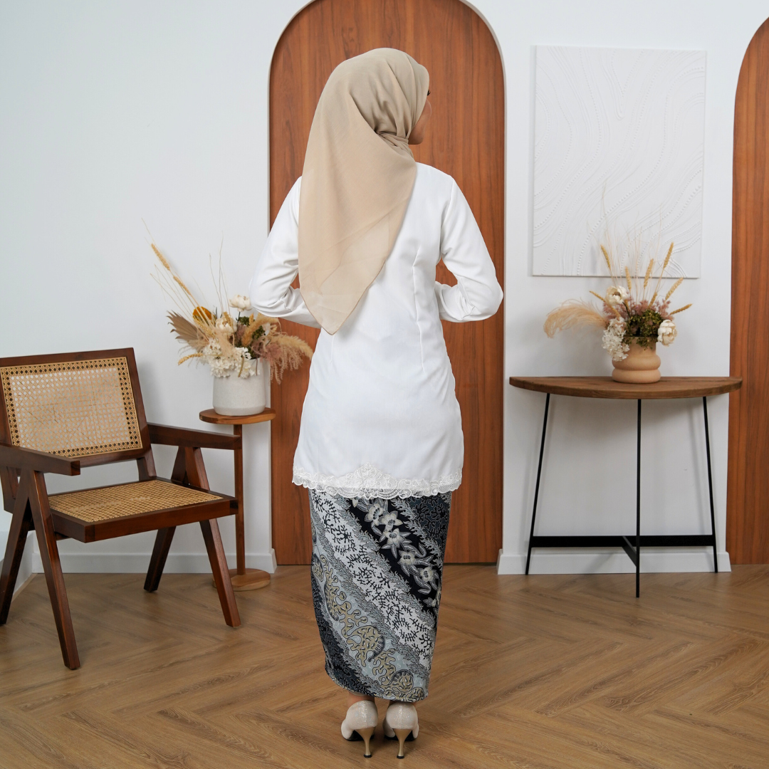 (SET) Kebaya Mawar White Lily X Pario Laila Black (FREE SHIPPING)