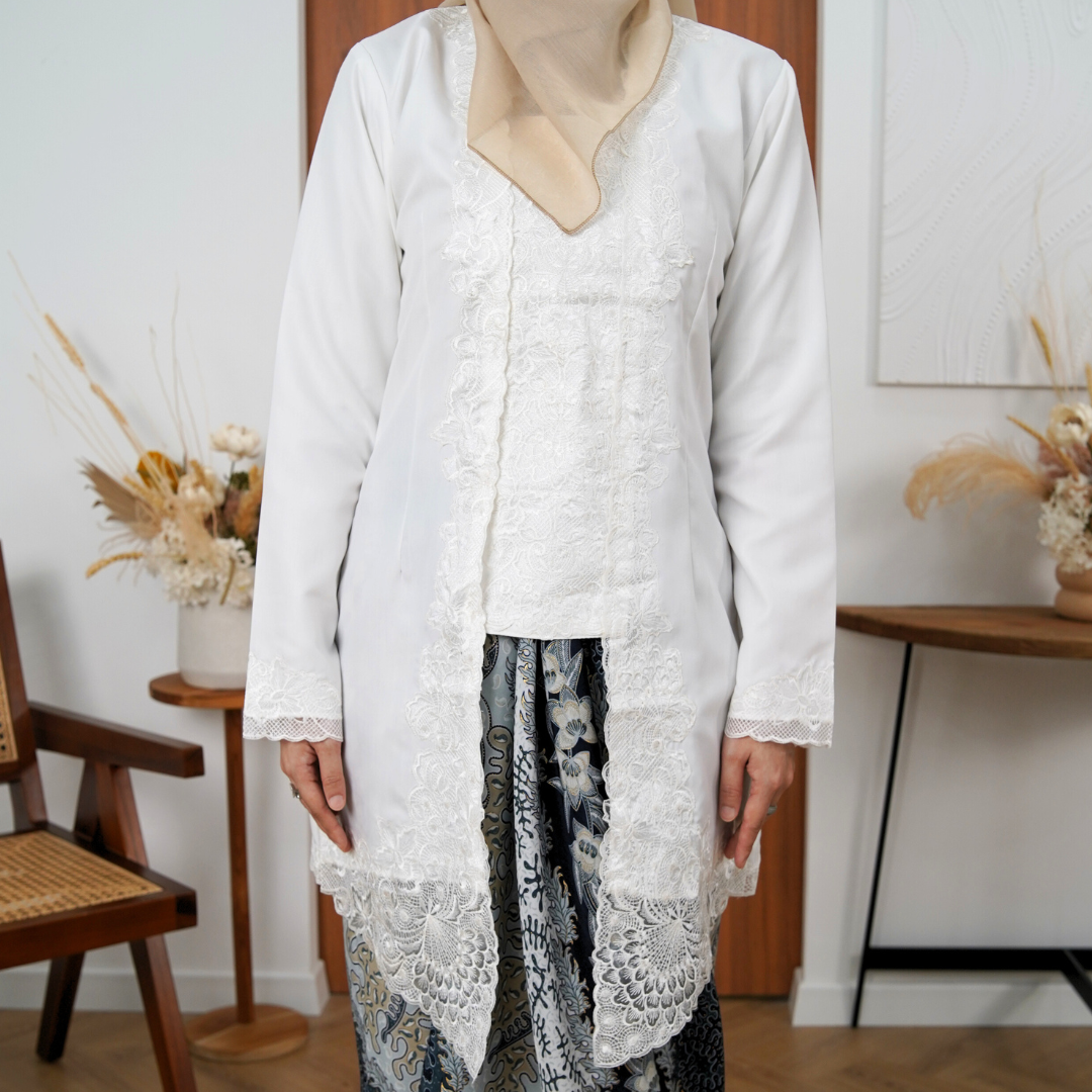 (SET) Kebaya Mawar White Lily X Pario Laila Black (FREE SHIPPING)
