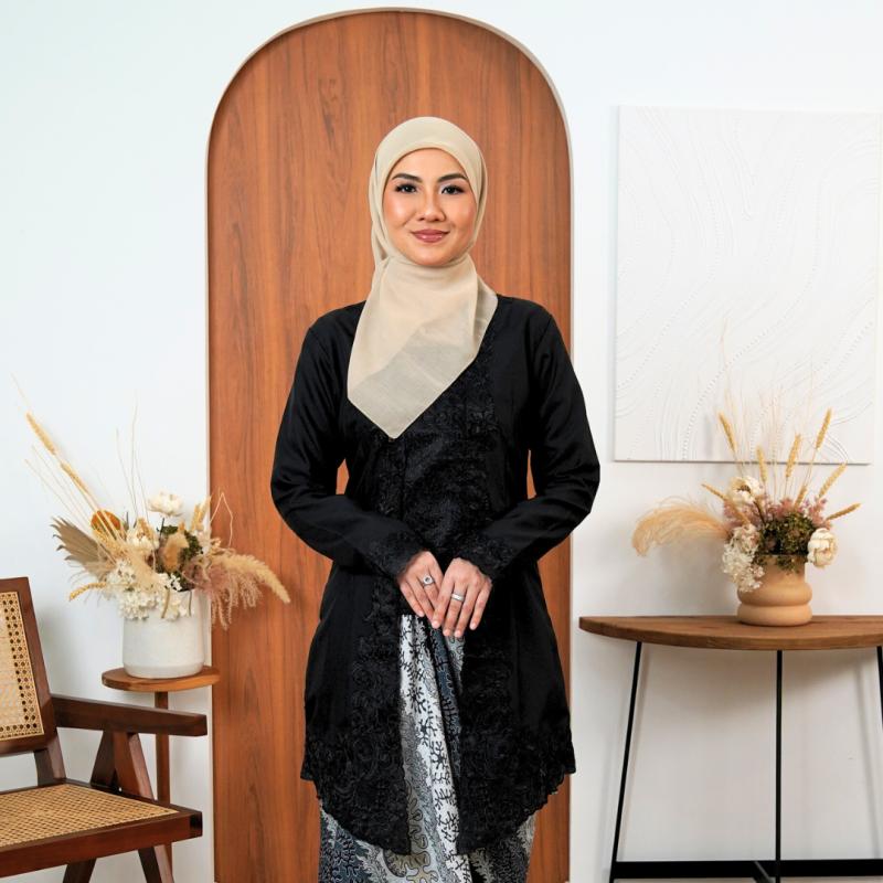 (Top) Kebaya Mawar Jet Black