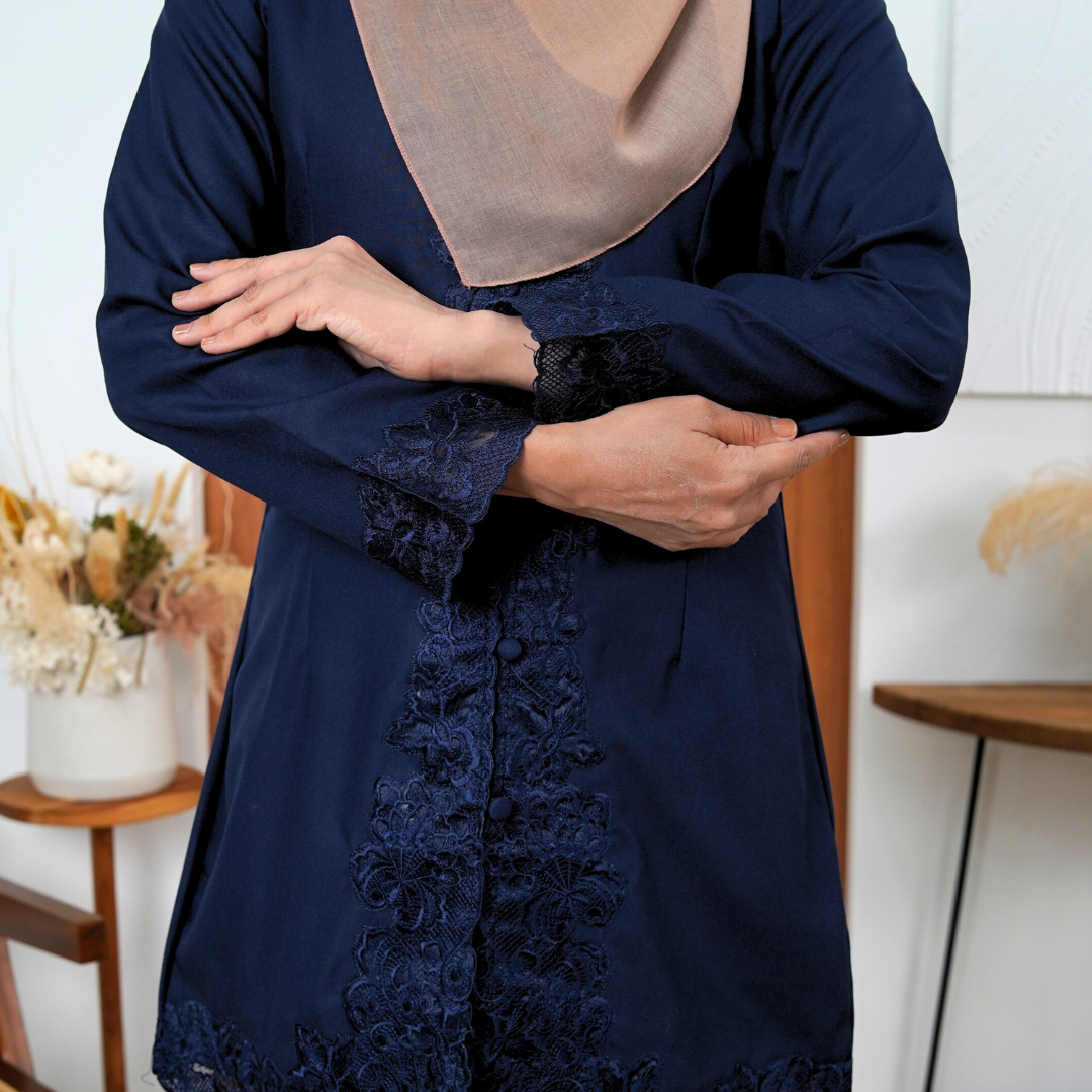 (SET) Kebaya Mekar Blue Iris X Pario Laila Black (FREE SHIPPING)