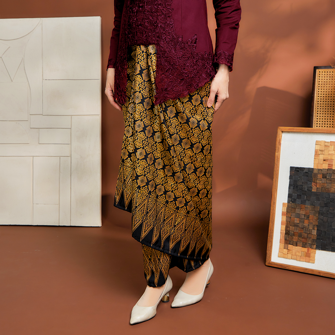 (SET) Kebaya Mustika Burgundy X Pario Siti Gold