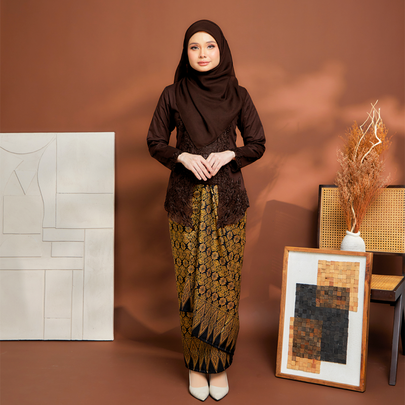 (SET) Kebaya Mustika Darkbrown X Pario Siti Gold