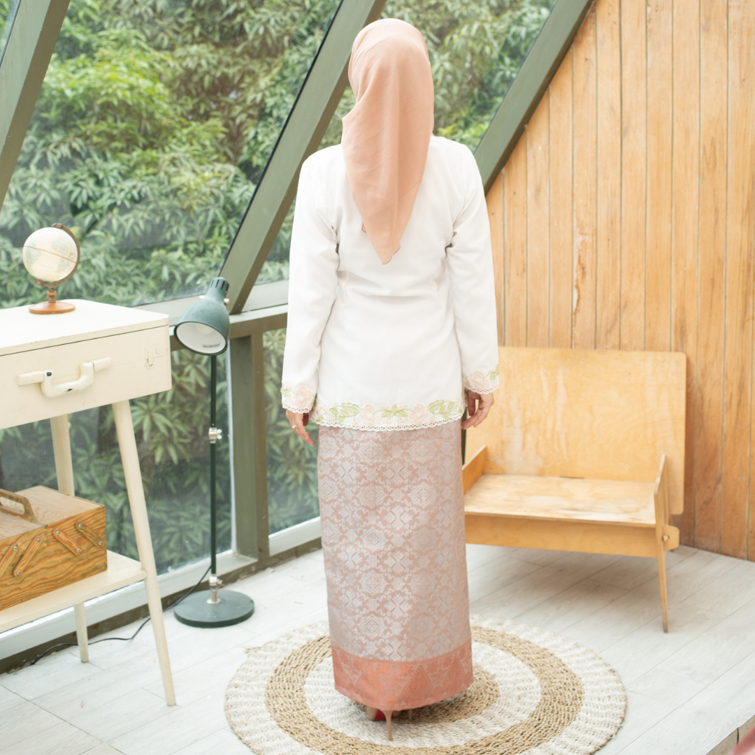 (SET) Kebaya Elisha Putih Pelita White x Songket Ellara Nude (FREE SHIPPING)