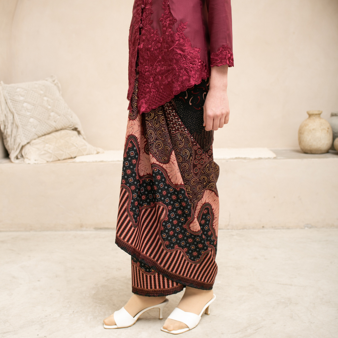 (SET) Kebaya Rayya Magenta X Pario Rita Maroon